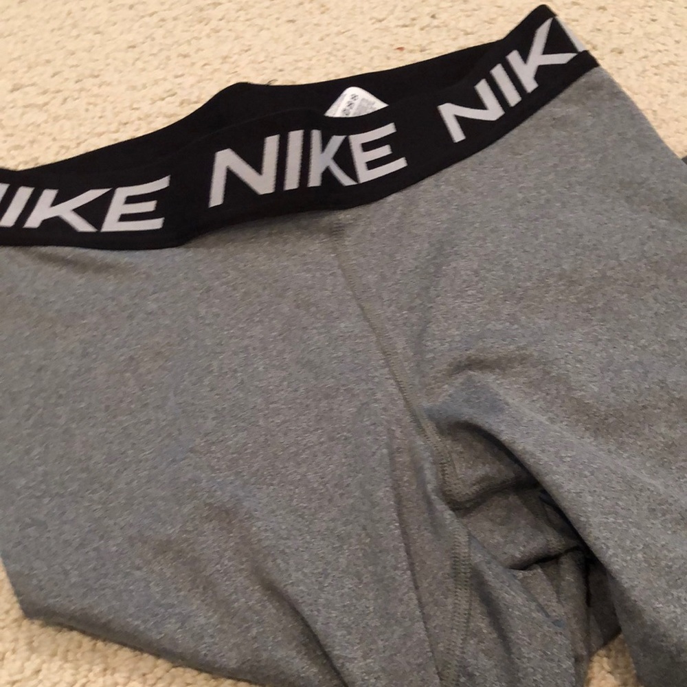 Nije stretch capris